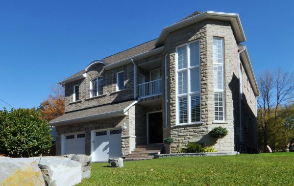 NEW CUSTOM BUILT HOME IN PICKERING- SOLD!